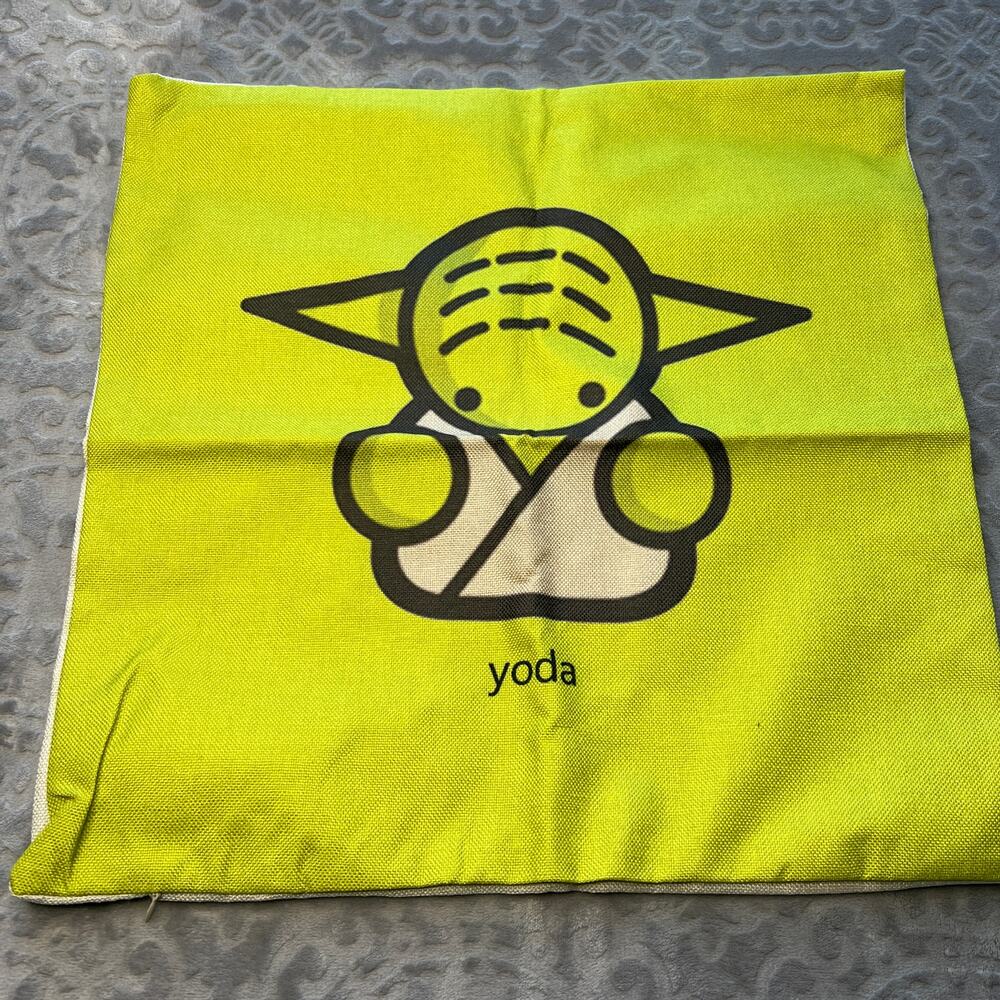 Star Wars Yoda Green 18 x 18 Square Pillow
